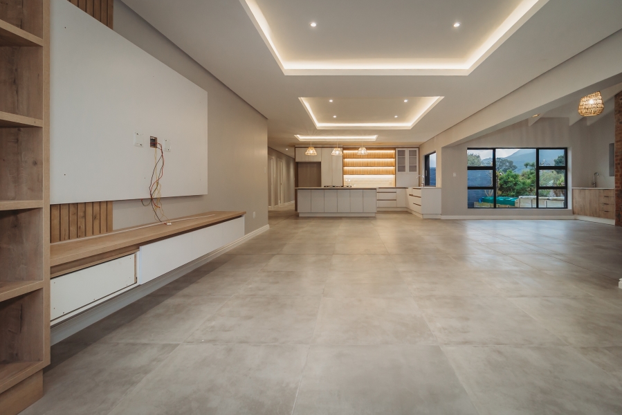 4 Bedroom Property for Sale in Denver Park Western Cape